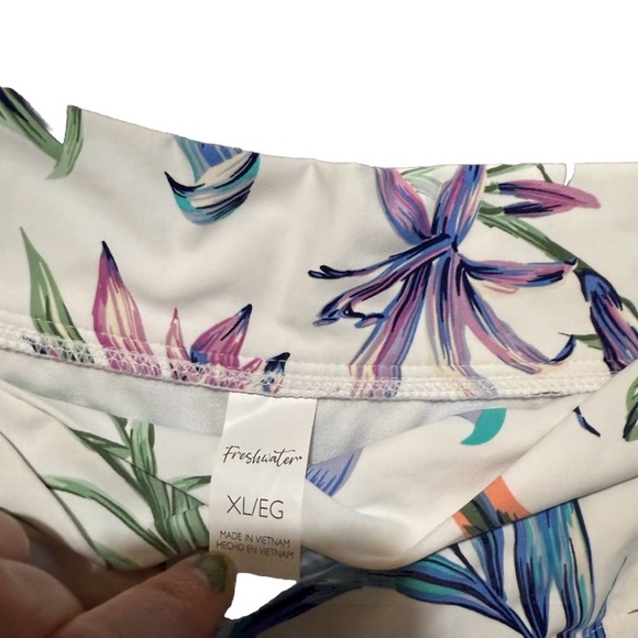 Women's Freshwater V-Front High-Waisted Swim Bottoms Size XL Tropical NWOT - Picture 2 of 5